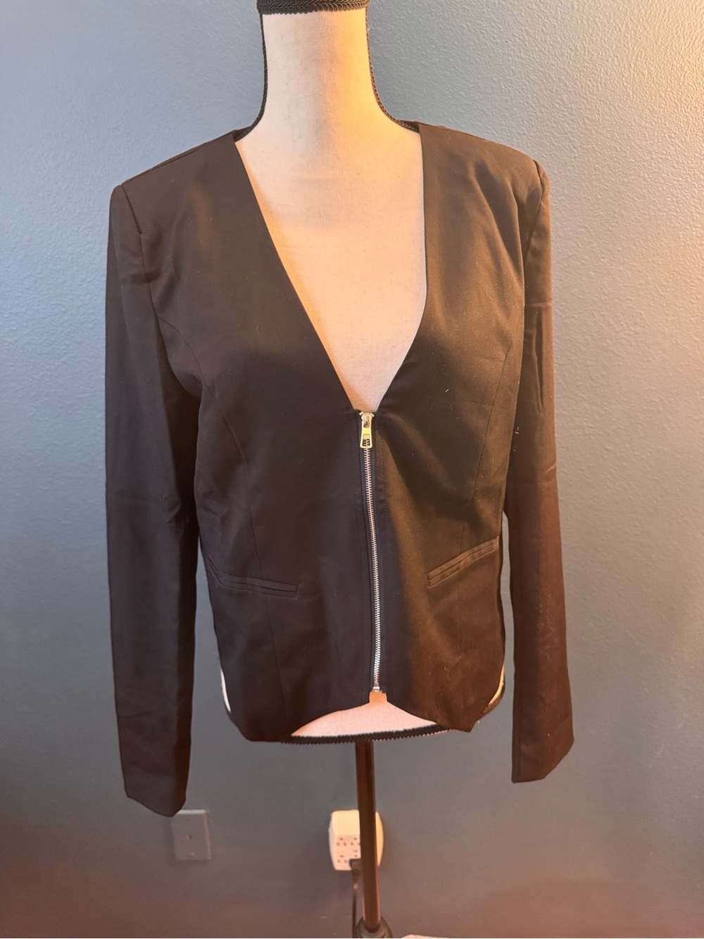 Forever 21 Black Zip-Front Blazer Jacket